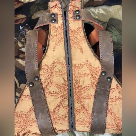 Cobian USA Chocolate Erykah Wedges (8) NWT - Picture 13 of 14